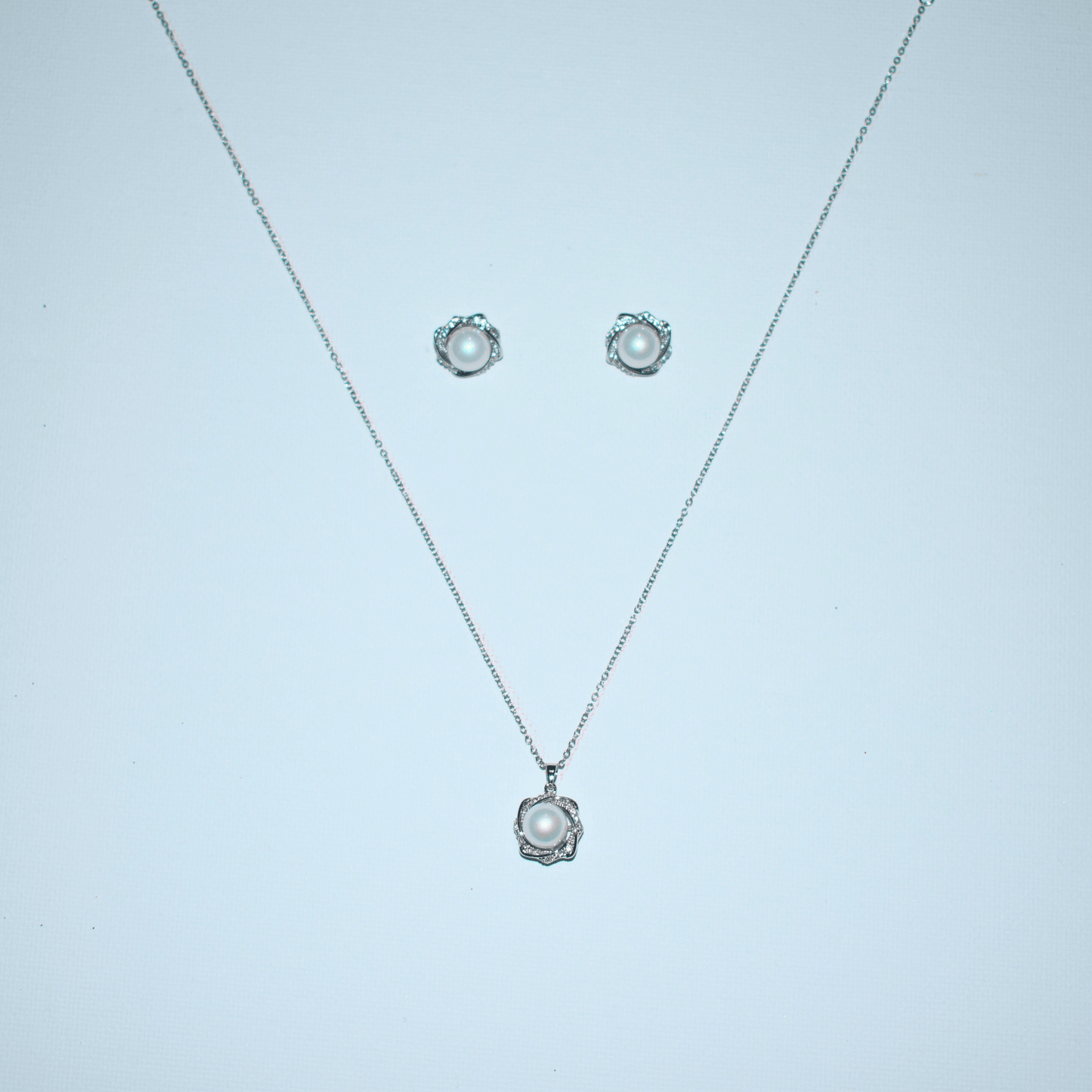 Elegant Pearl Necklace Set