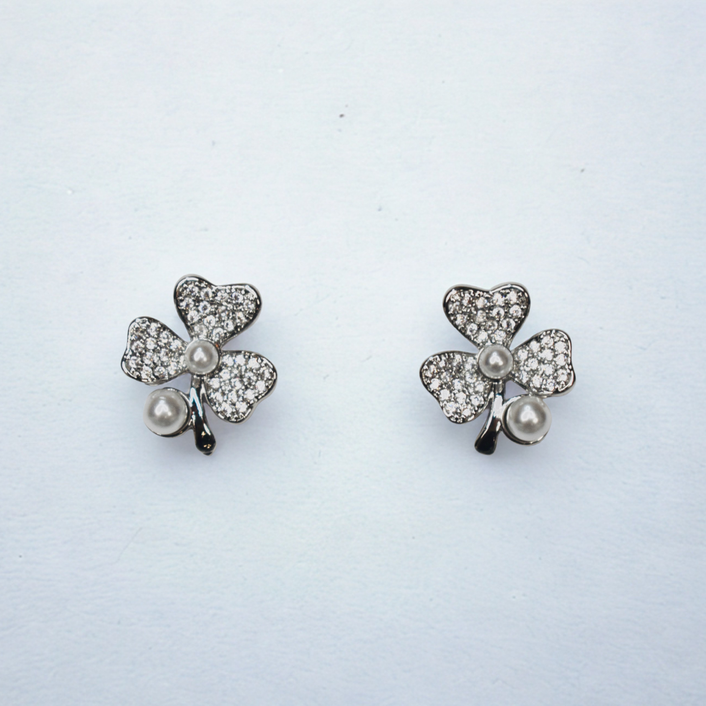 Clover Pearl Stud Earrings
