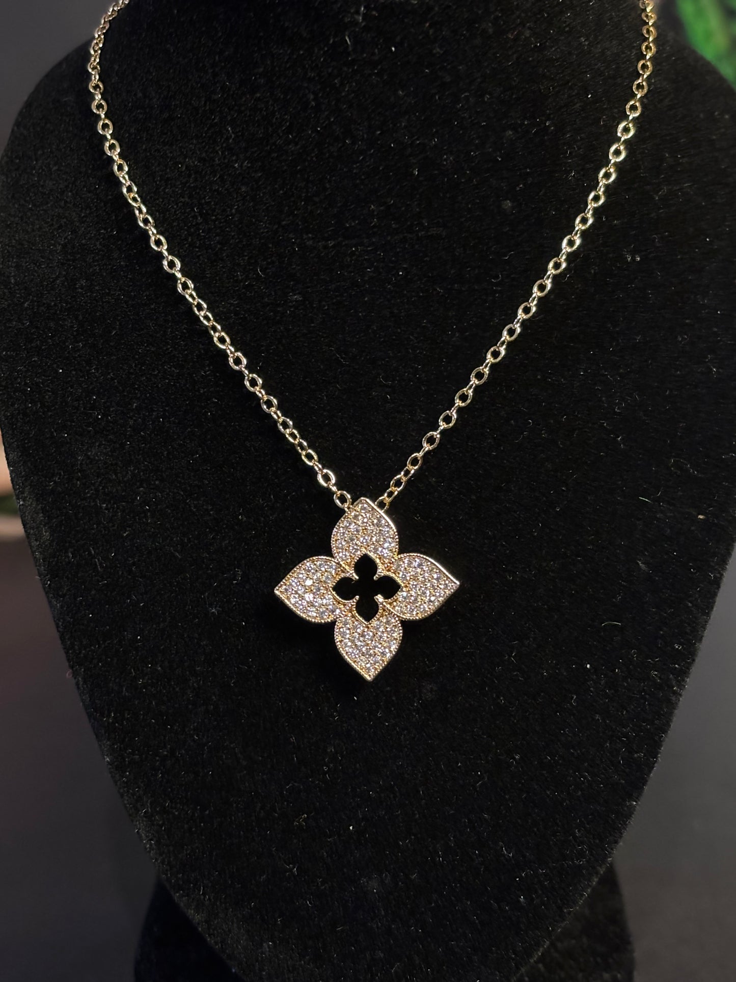 Solitaire Spark Earring & Necklace Set