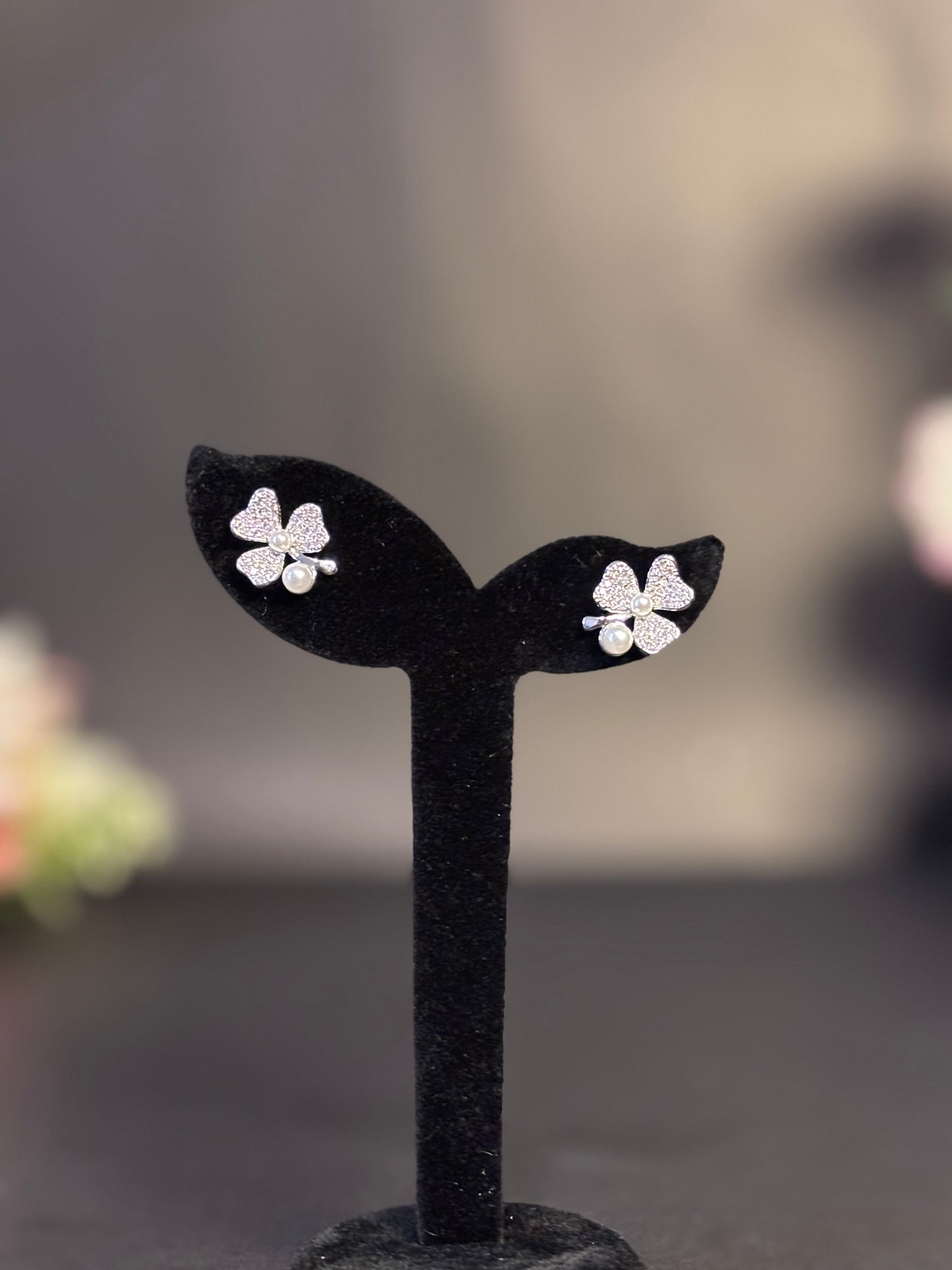 Clover Pearl Stud Earrings