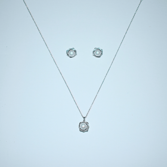 Elegant Pearl Necklace Set
