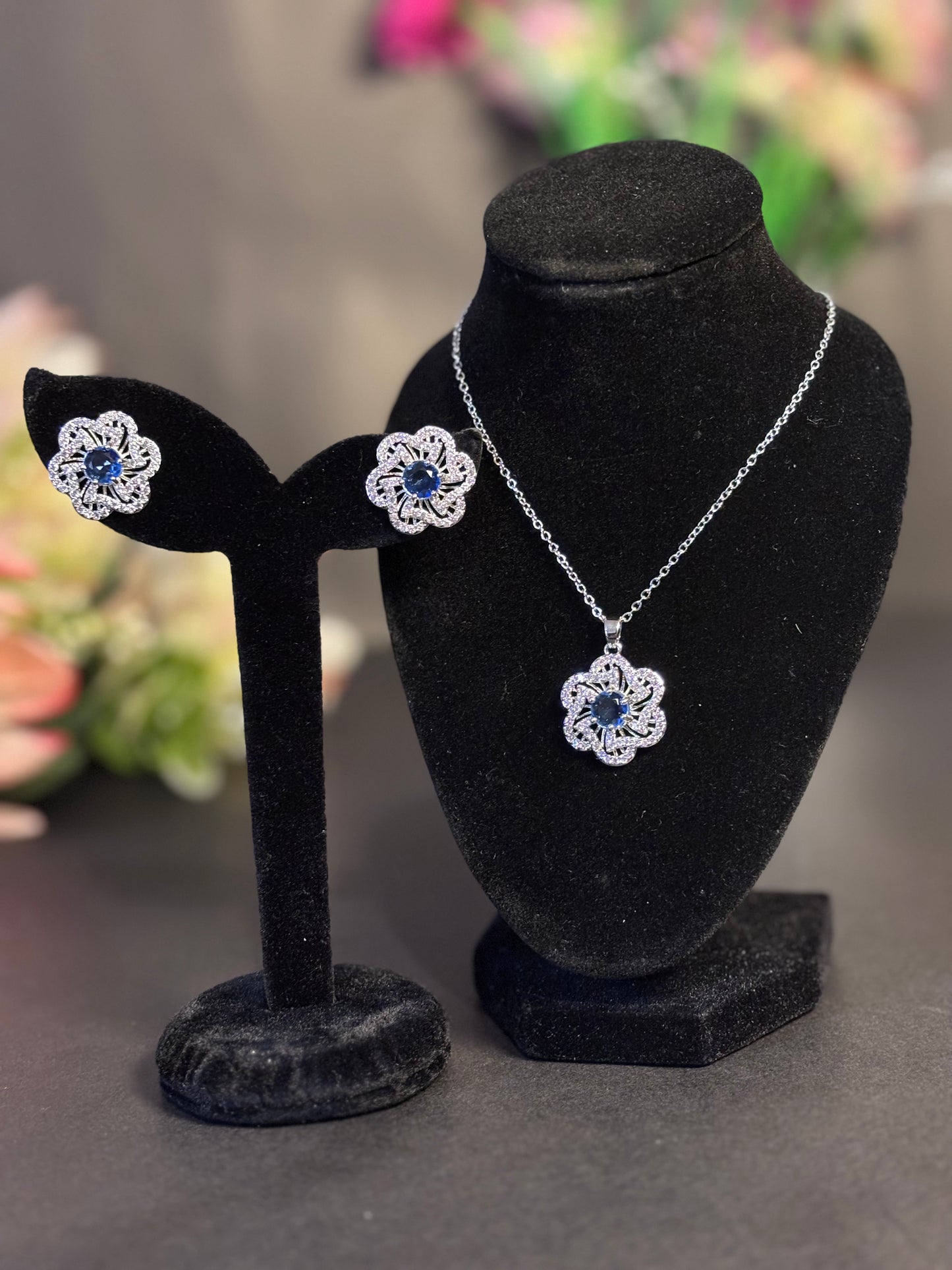 Blue Blossom Necklace Set