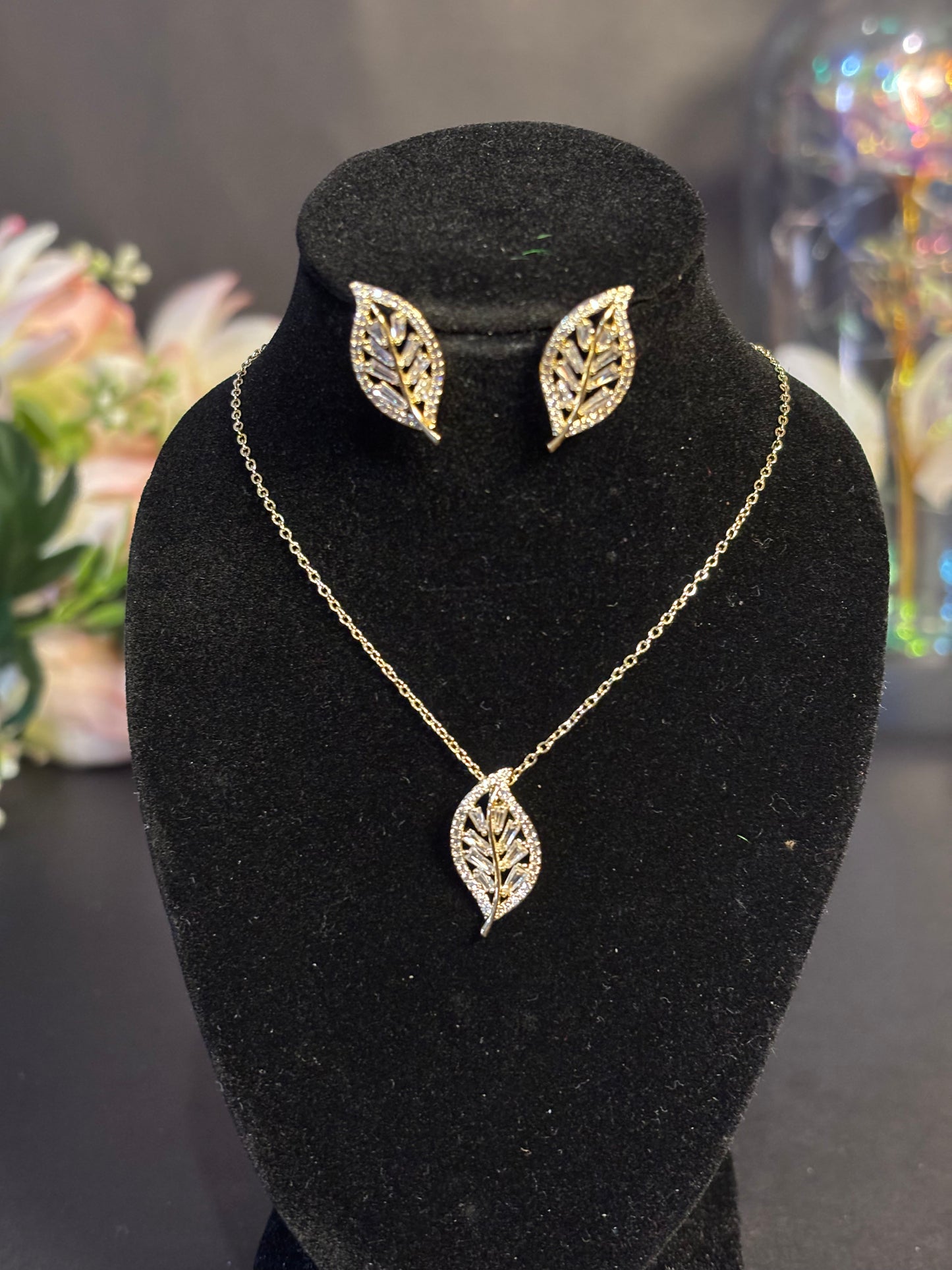 Leaf Necklace Set