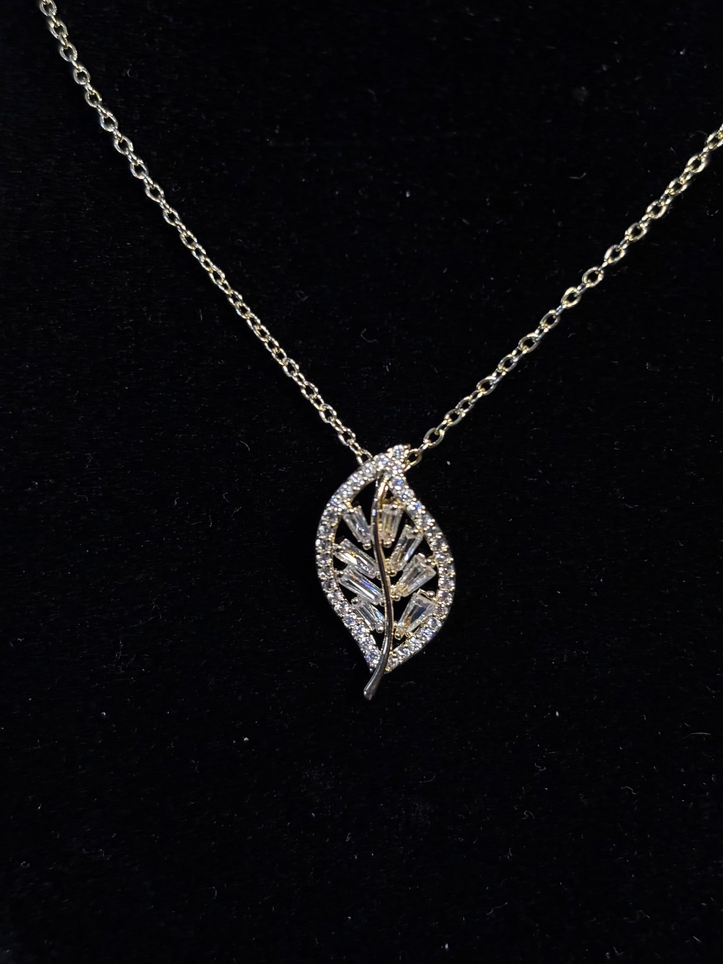 Leaf Necklace Set