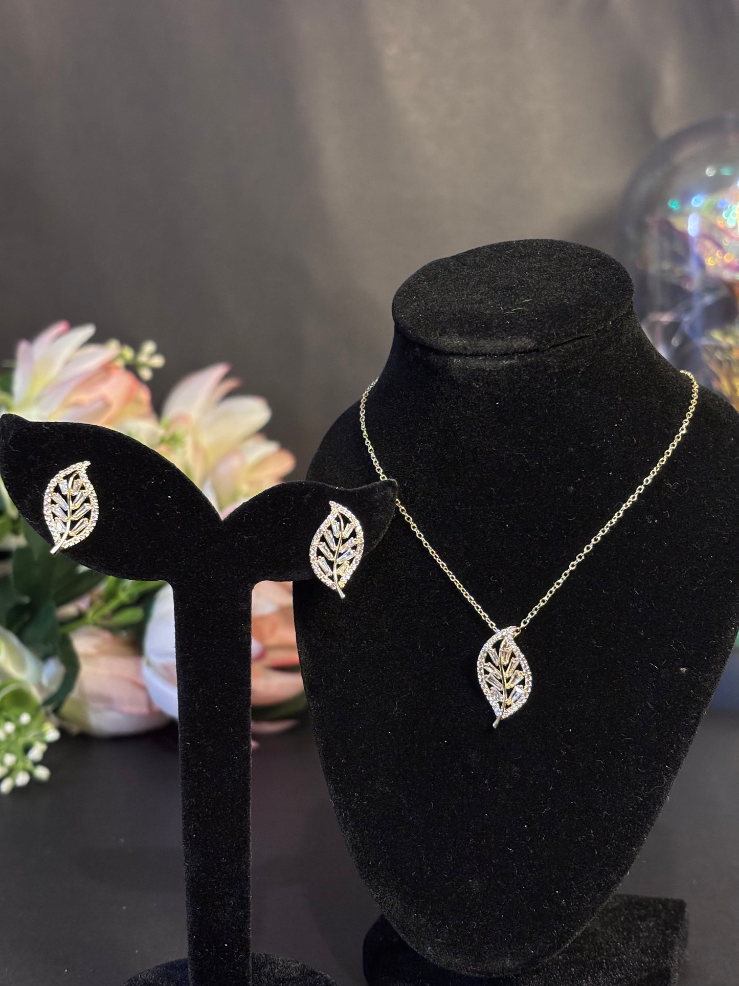 Leaf Necklace Set