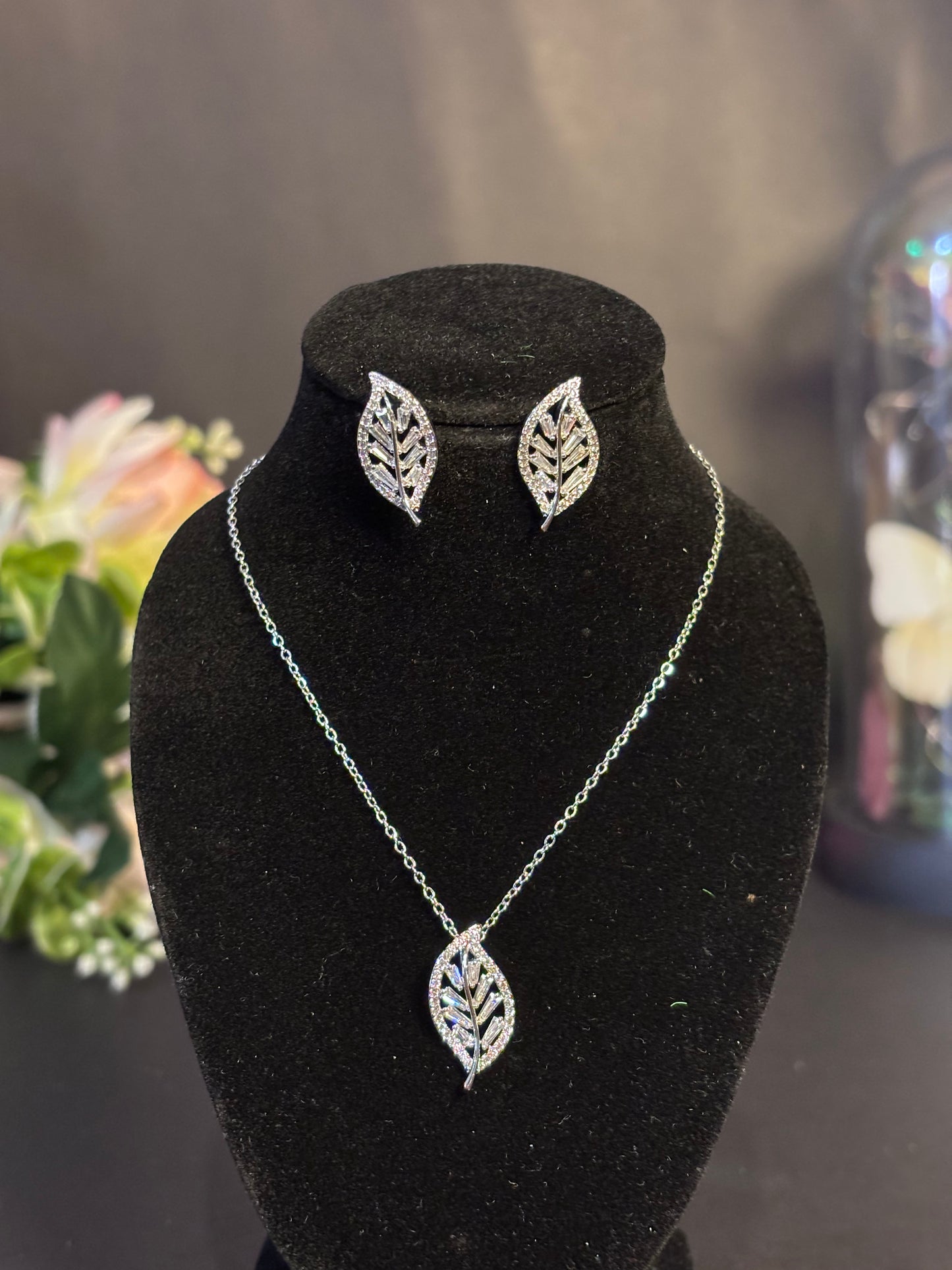 Leaf Necklace Set